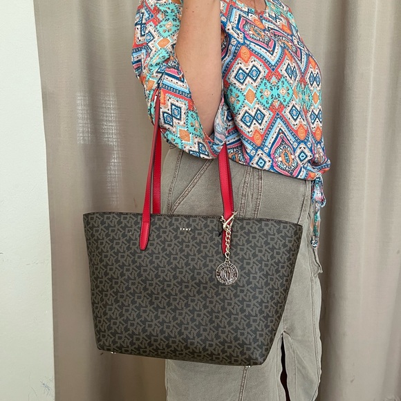 DKNY Bryant Signature Tote Mocha Rouge Gold - Picture 1 of 3